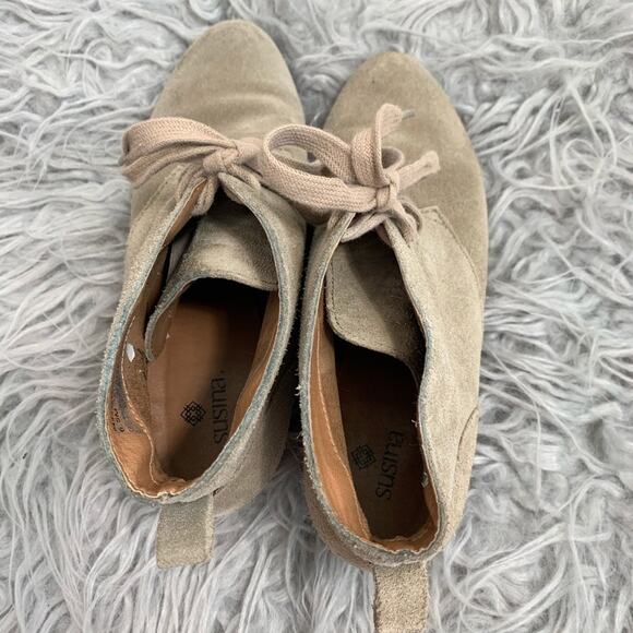 5/$30 Susina Lace Up Wedge Booties - Picture 6 of 7